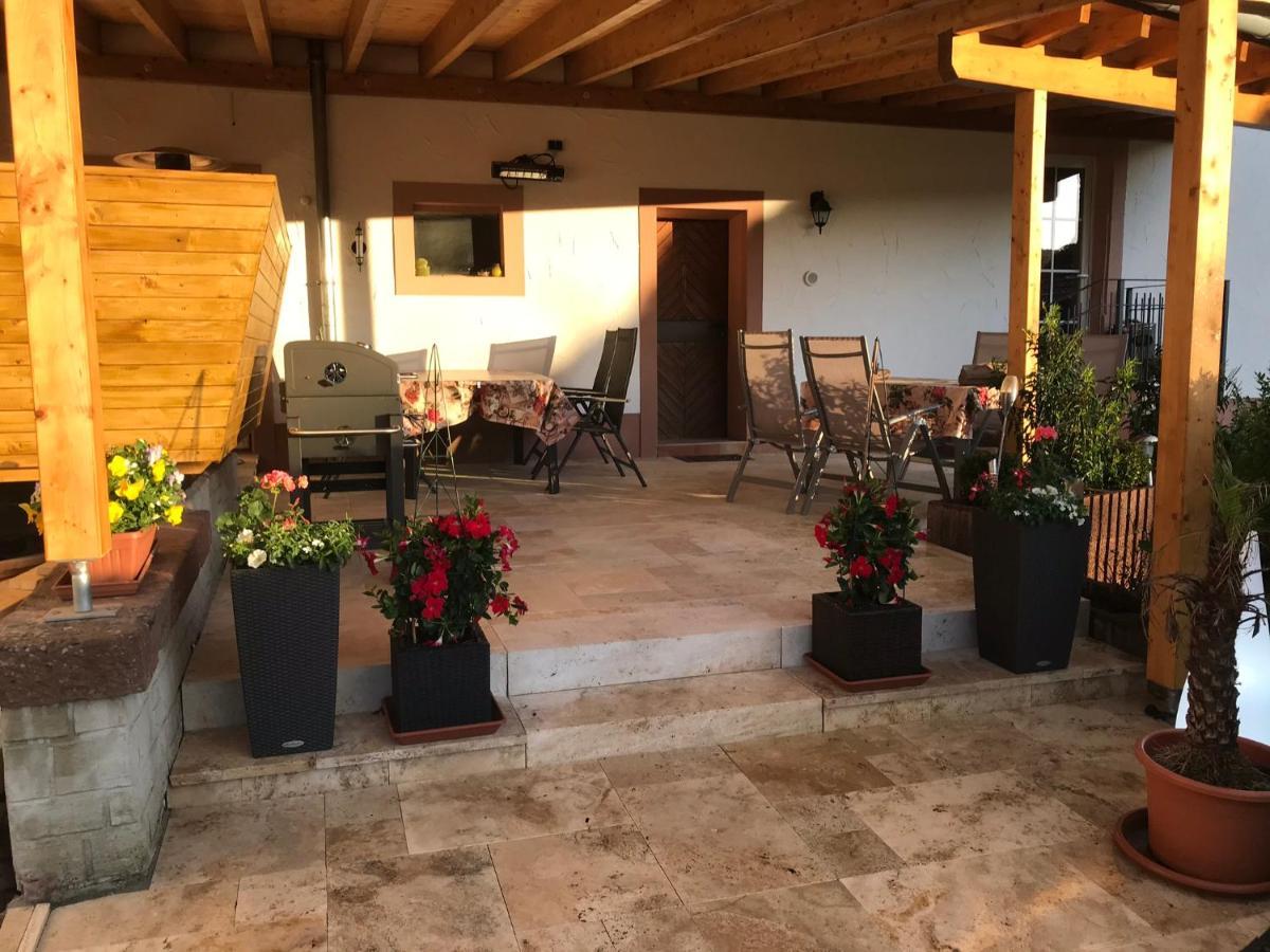 Ferienwohnung Schmitz Serrig Buitenkant foto