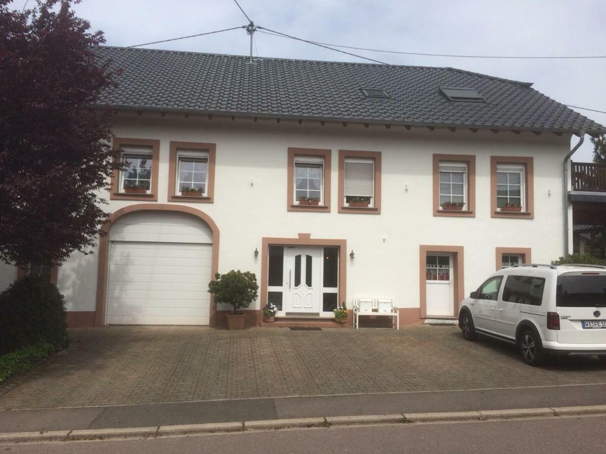 Ferienwohnung Schmitz Serrig Buitenkant foto